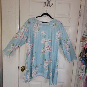 Mirol Hankerchief hem Blue Knit top - 2 XL